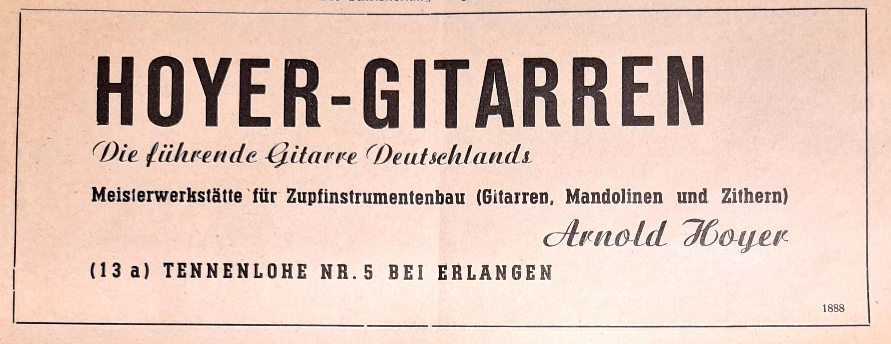 Black-and-white newspaper advertisement on cream paper headed HOYER-GITARREN in large bold type, with the script slogan “Die führende Gitarre Deutschlands,” a master-workshop line for guitars, mandolins and zithers, Arnold Hoyer’s signature, and the address Tennenlohe near Erlangen.